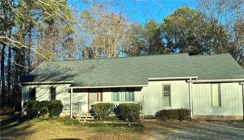 5607 Golden Needle Dr, Mcleansville, NC 27301