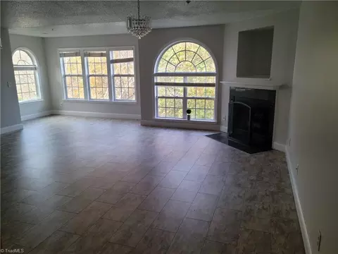 531 Ivy Glen Dr, Winston Salem, NC 27127