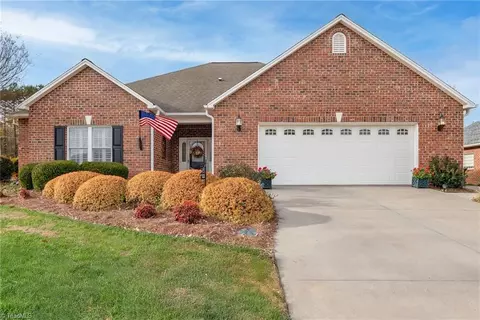 222 New Hampshire Ct, Mocksville, NC 27028
