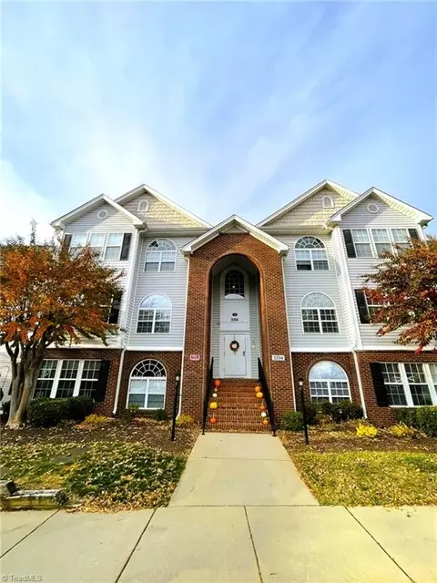 3704 Cotswold Ter #2B, Greensboro, NC 27410