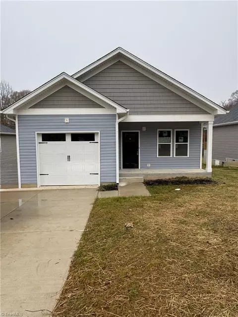 1231 Saint Regis Dr, Burlington, NC 27217