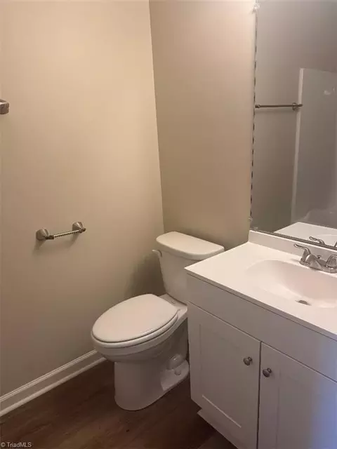 Bath - 511 South Rd, High Point, NC 27262 photo 3 of 3