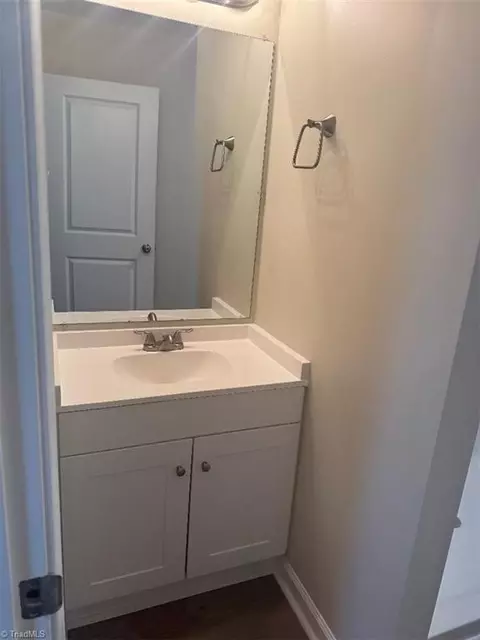 Bath - 511 South Rd, High Point, NC 27262 photo 2 of 3