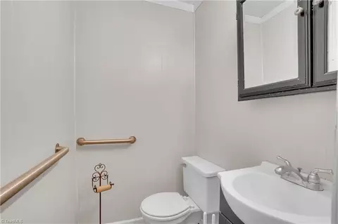 Bath - 112 Elaine St, Trinity, NC 27370 photo 2 of 2