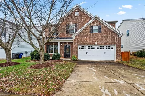 1570 Country Ln, Kernersville, NC 27284