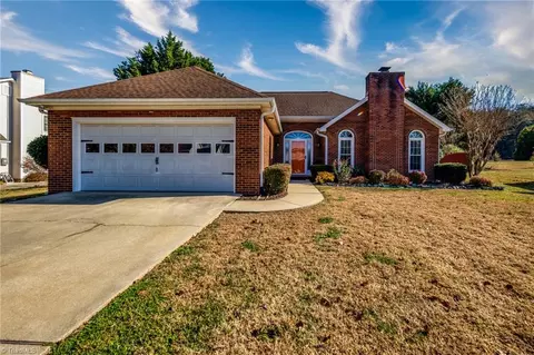 609 Nottinghill Dr, Winston Salem, NC 27107