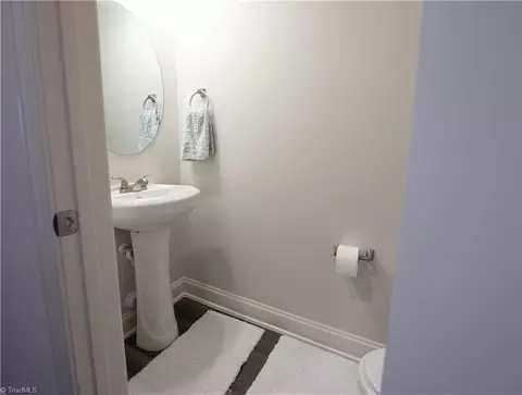 3924 Braddock Rd, High Point, NC 27265 photo 6