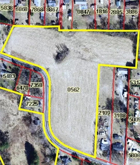 000 Caudle Dr, Mount Airy, NC 27030