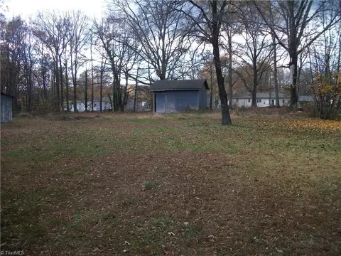 737 Summit Loop, Eden, NC 27288 photo 8