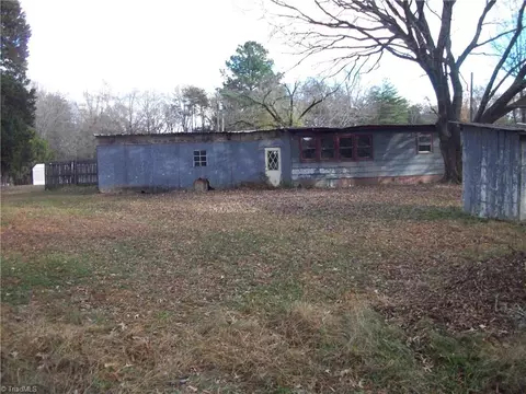 737 Summit Loop, Eden, NC 27288 photo 9