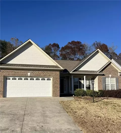 6741 Elm Hill Dr, Clemmons, NC 27012