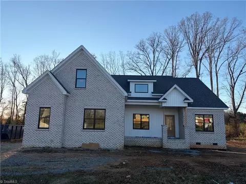 366 Lenalan Dr, Lexington, NC 27295