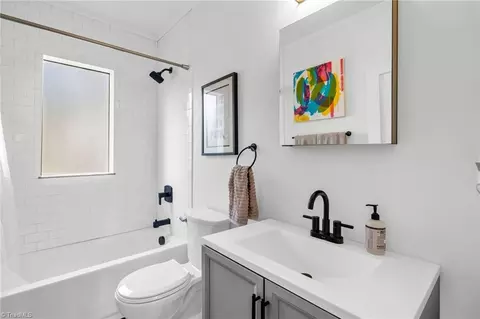 Bath - 1113 Clyde Pl, High Point, NC 27262 photo 1 of 2
