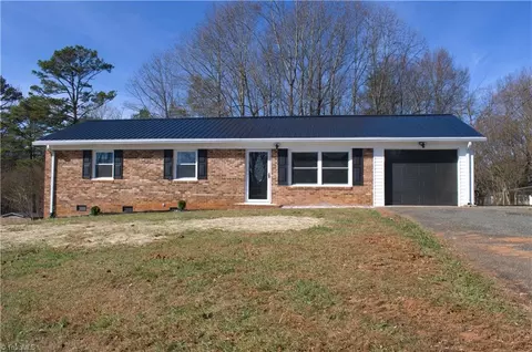 258 Badgett Ave, Mount Airy, NC 27030