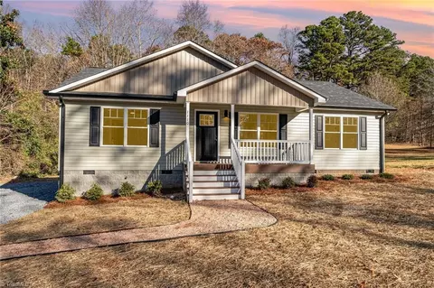 1110 Park Dr, Asheboro, NC 27205