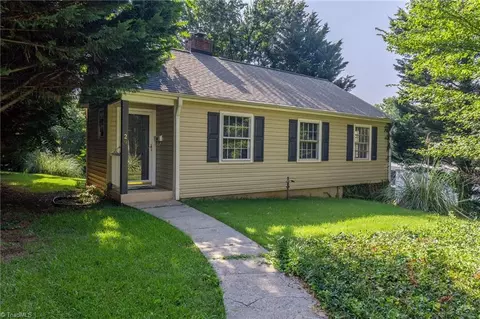 829 Sunset Dr S, Winston Salem, NC 27103