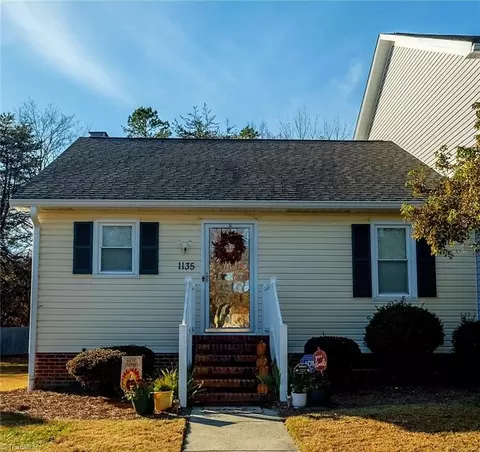1135 Glendale Dr, Greensboro, NC 27406