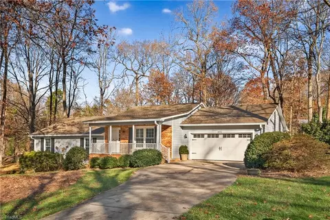 3041 Forest Line Dr, Clemmons, NC 27012