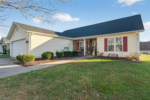Exterior - 3960 Cobblestone Bend Dr, High Point, NC 27265 photo 2 of 5