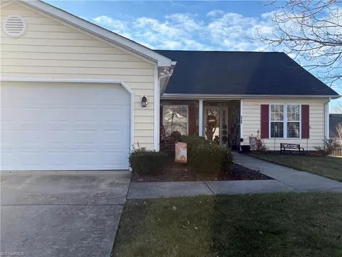 3960 Cobblestone Bend Dr, High Point, NC 27265