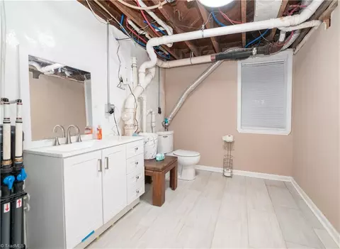 Bath - 18 Pershing St, Thomasville, NC 27360 photo 4 of 4