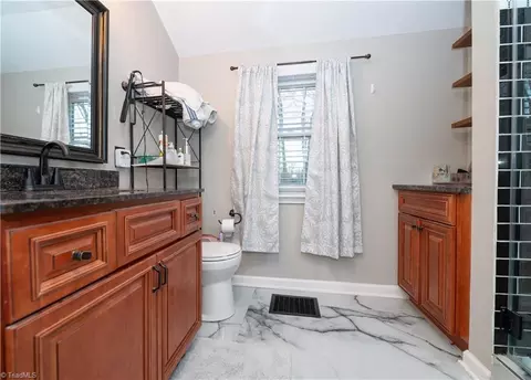 Bath - 18 Pershing St, Thomasville, NC 27360 photo 3 of 4