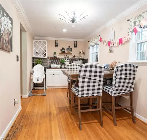 Dining - 18 Pershing St, Thomasville, NC 27360 photo 1 of 1