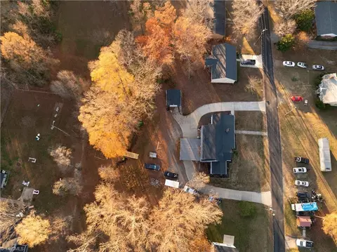 View/Area - 18 Pershing St, Thomasville, NC 27360 photo 2 of 4
