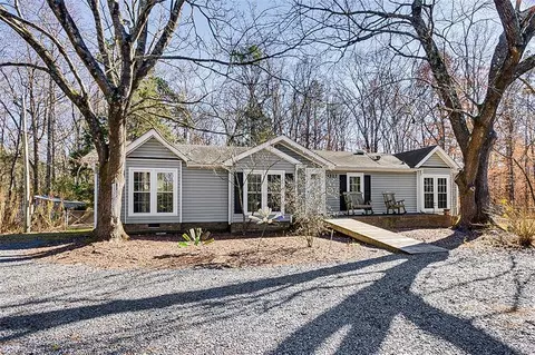 4323 Little Beane Store Rd, Ramseur, NC 27316