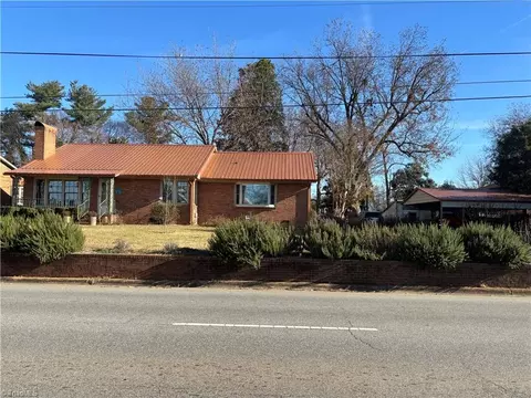 232 5th St, Lexington, NC 27292