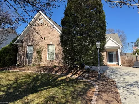 3765 Field Sedge Dr, Winston Salem, NC 27107