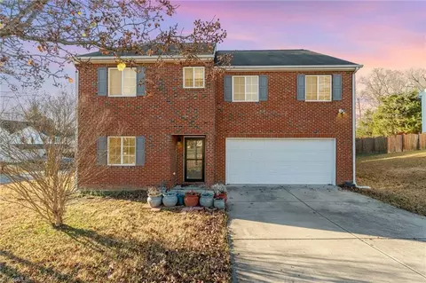 1123 Edinburgh Dr, Jamestown, NC 27282
