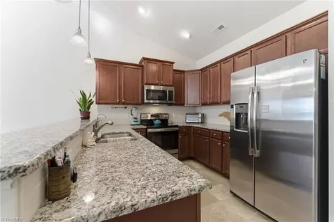 6231 Queens Gate Ct, Clemmons, NC 27012 photo 9