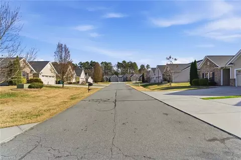 6231 Queens Gate Ct, Clemmons, NC 27012 photo 29