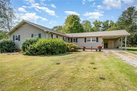4401 Hollow Hill Rd, Kernersville, NC 27284