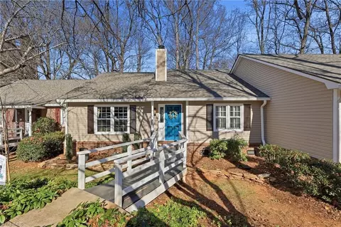 3 Brownstone Ln, Greensboro, NC 27410