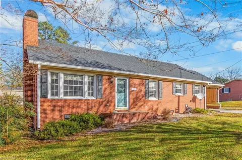 131 Hilda Dr, Mount Airy, NC 27030