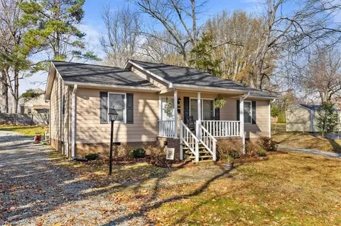 315 Seventh St N, Mebane, NC 27302