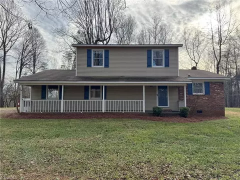 656 Hills Presbyterian Church Rd, Pilot Mountain, NC 27041