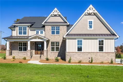 8204 Pyramid Dr, Summerfield, NC 27358