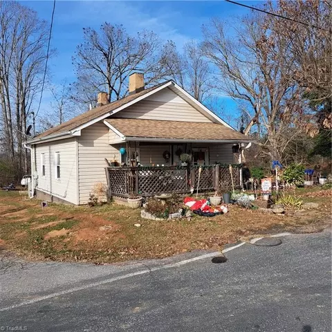 222 Lincoln Heights Rd, Wilkesboro, NC 28697