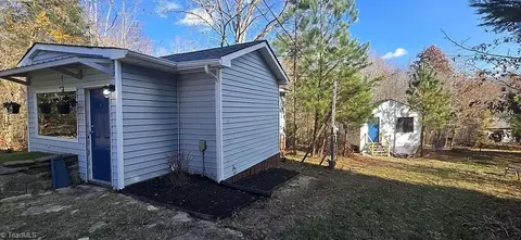 318 Winesap Dr, Pelham, NC 27311