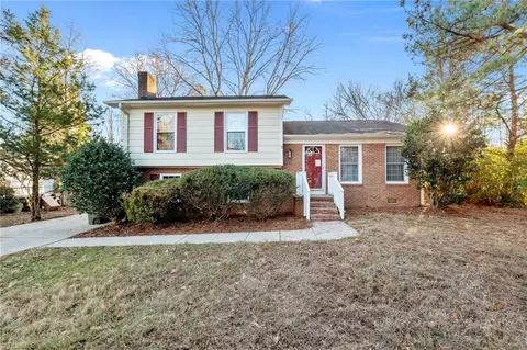 3107 Beaconwood Dr, Greensboro, NC 27455