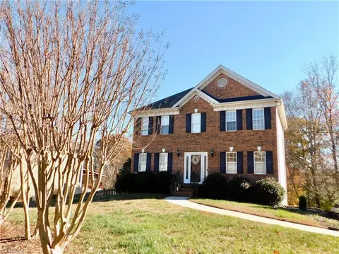 120 Valleyoak Ct, Clemmons, NC 27012