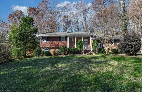 2705 Tillbrook Pl, Greensboro, NC 27408