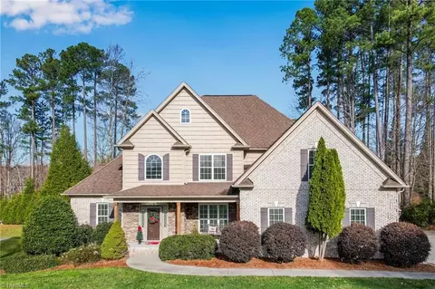 1330 Meadowlands Dr, Winston Salem, NC 27107