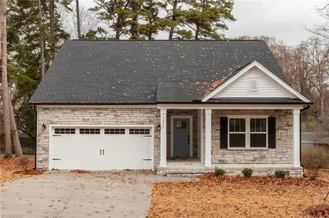 1811 Lake Dr #1025, Winston Salem, NC 27127
