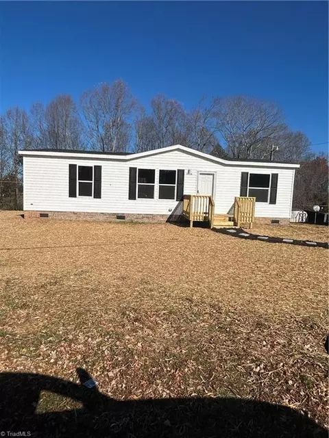 4236 Eck Rd, Jonesville, NC 28642