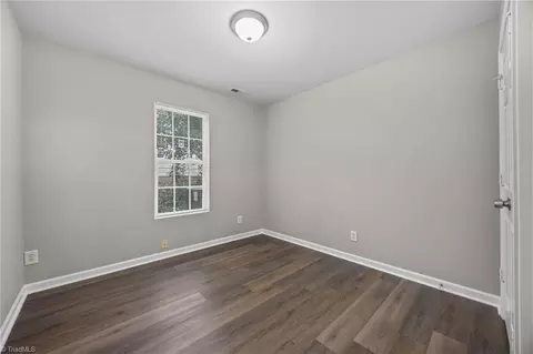 Bedroom - 1109 Terrell Dr, High Point, NC 27262 photo 3 of 4