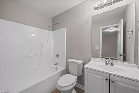 Bath - 1109 Terrell Dr, High Point, NC 27262 photo 1 of 4